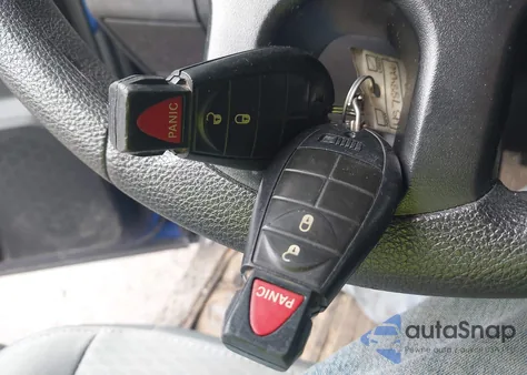 2017 Ram 1500 Express 4X4 6'4 Box z USA, uszkodzony, nr VIN 1C6RR7FG2HS788426